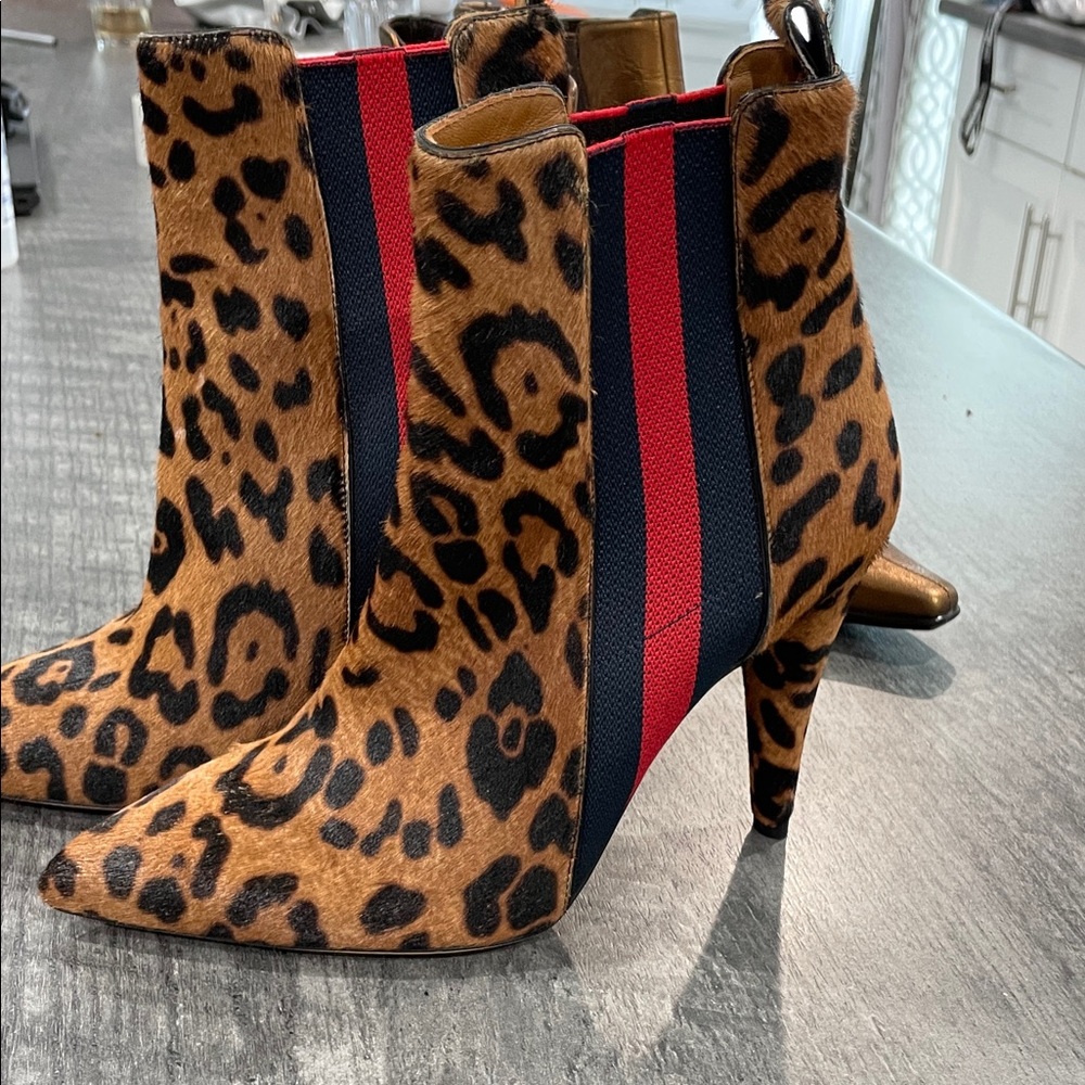 Veronica Beard made in Italy Leopard Print Anklel boots red strip